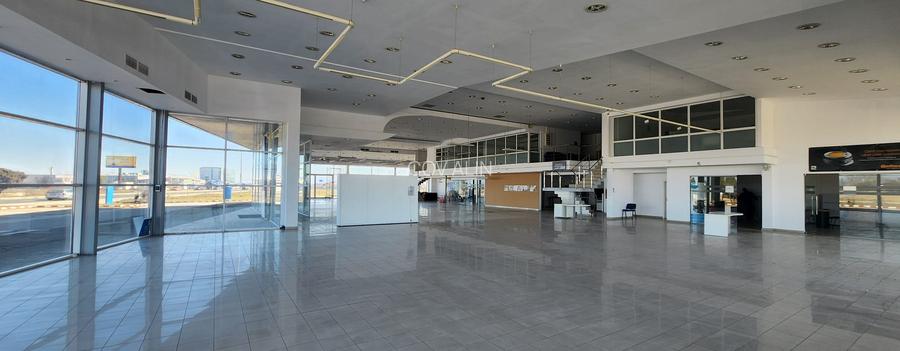Showroom auto suprafata 6.500 mp, teren 15.000 mp cu deschidere 90 ml la DN 1. - 4