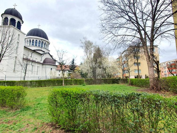Apartament luminos cu vedere spre biserică, într-un cartier verde și liniștit. - 26