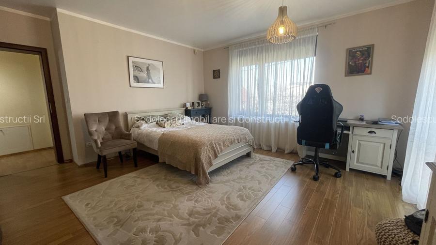 Casa eleganta si luminoasa,situata in zona de case -Mehala - 30