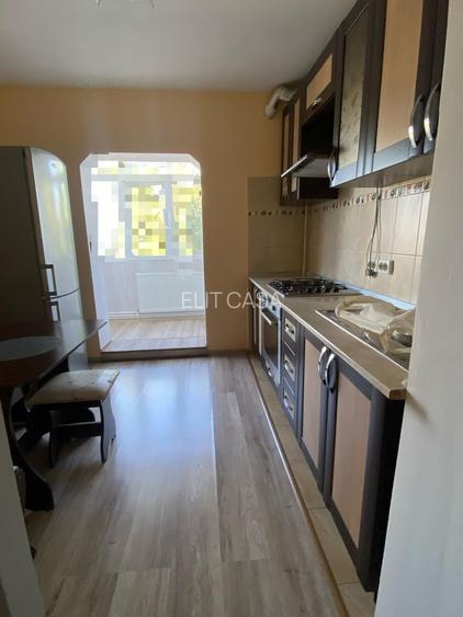 Apartament cu 2 camere decomandat, etajul 3/4, zona Nicolina - 5