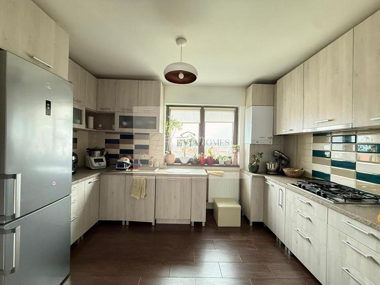 3 camere/2 băi/Cartier Europa/2 locuri de parcare! - 4