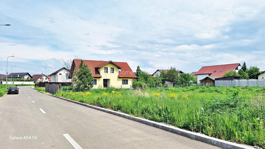 Sanpetru, teren intre case noi 685mp cu AC, utilitati, 72500 euro - 5