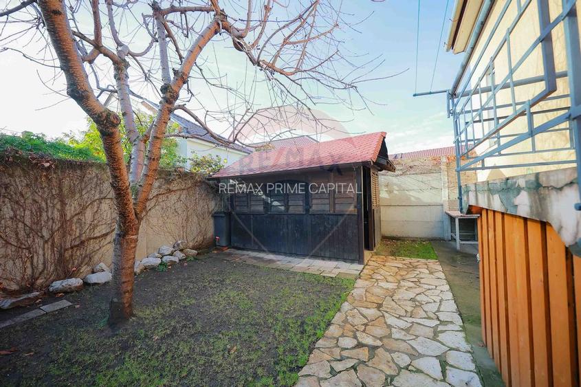 Casă Evreiască de Vânzare, Singur în Curte în zona Ultracentral - 22