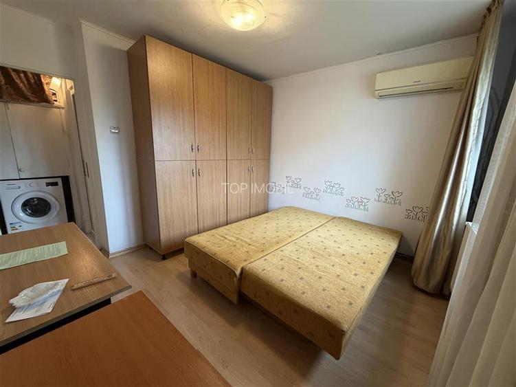 Apartament 2 camere, etajul 3, decomandat- Nicolina - 4