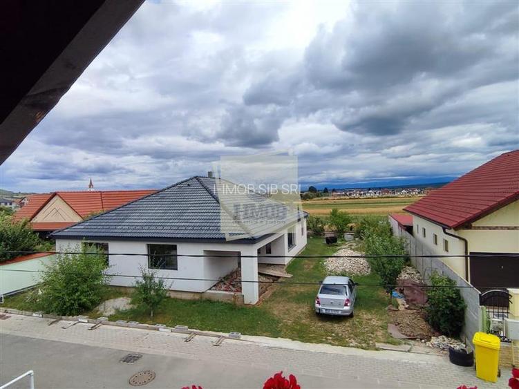 Casa individuala 5 camere terasa acoperita 3 bai si 458 mp teren in Cristian - 16