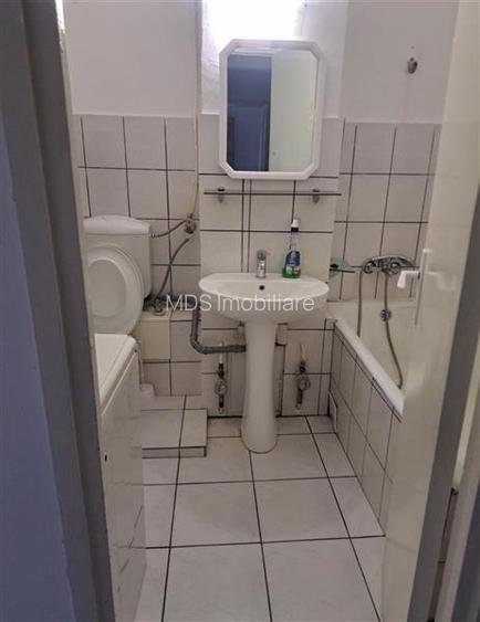 Decomandat cu 2 balcoane la etajul 3 - 4