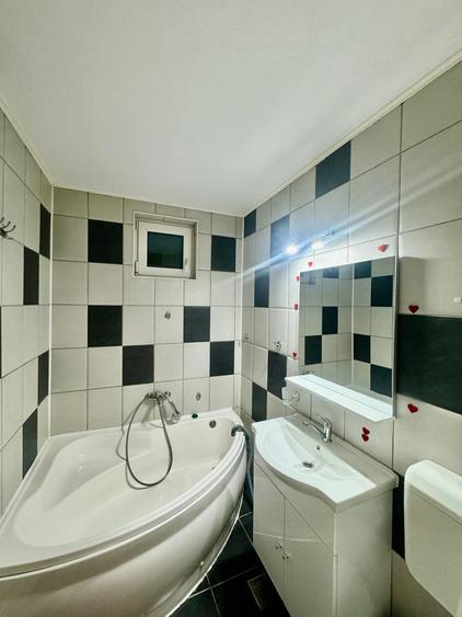 Apartament 2 camere,zona 1Decembrie