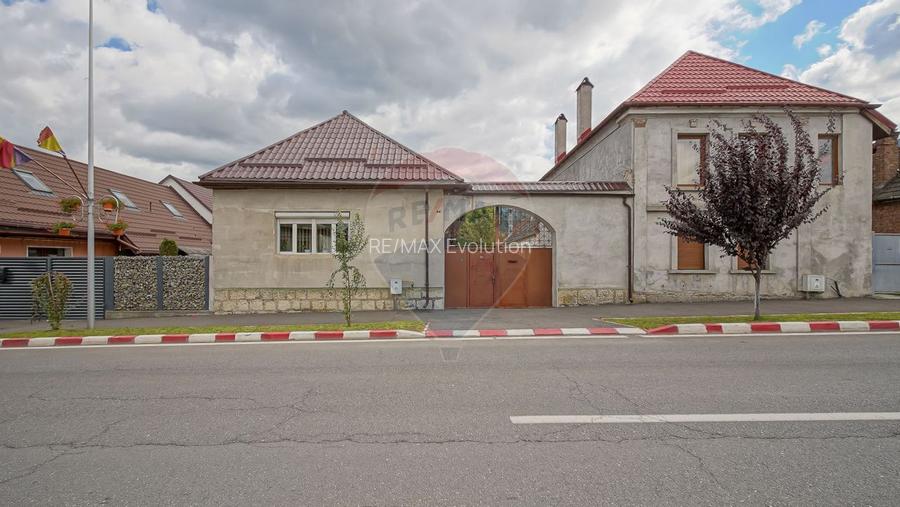 Casa spatioasa cu teren generos, in zona centrala a Sacelelor - 11