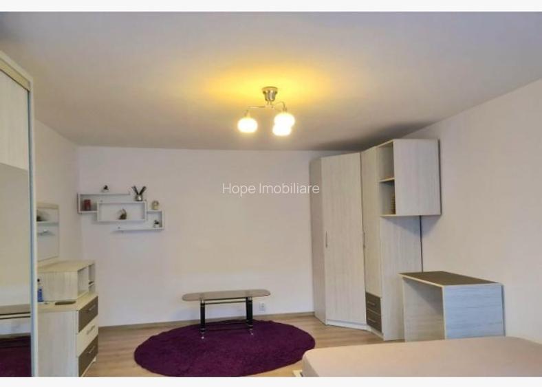 Calea Vitan - Garsoniera decomandata - 2