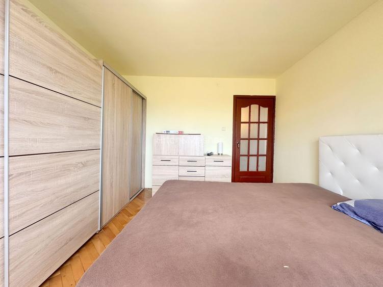 Apartament cu 3 camere de vanzare - Zona Soarelui - 6