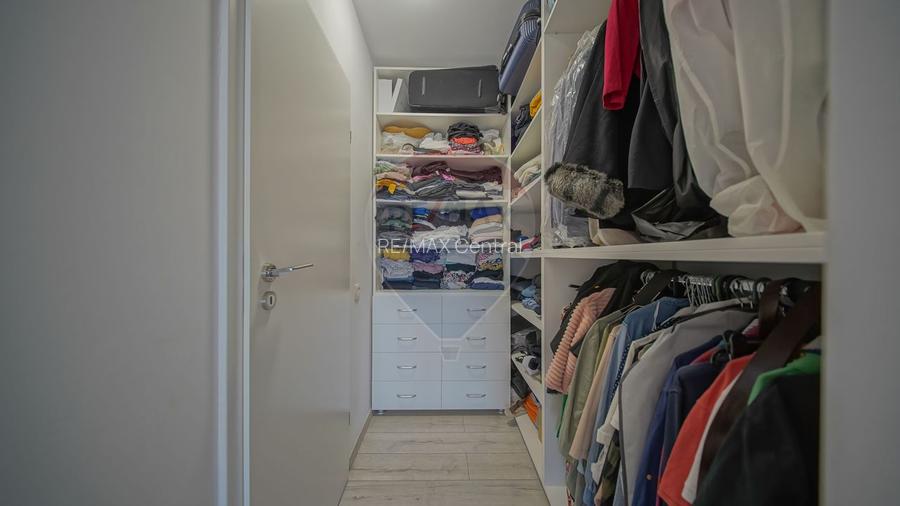 Vilă modernă, cu garaj, panouri și pompă de căldură, Cristian - 22