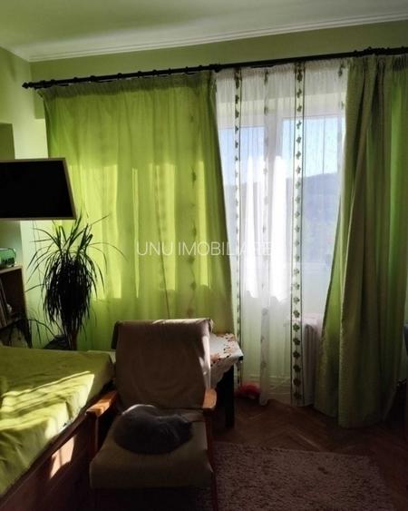 Alexandru - Piata Voievozilor - 3 camere decomandat - etaj intermediar - 5