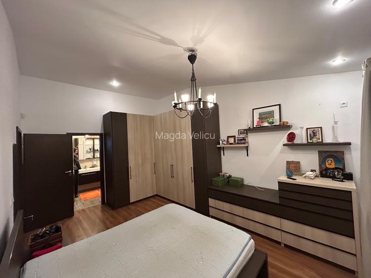 Proprietar - vând   casă/vilă  - 12