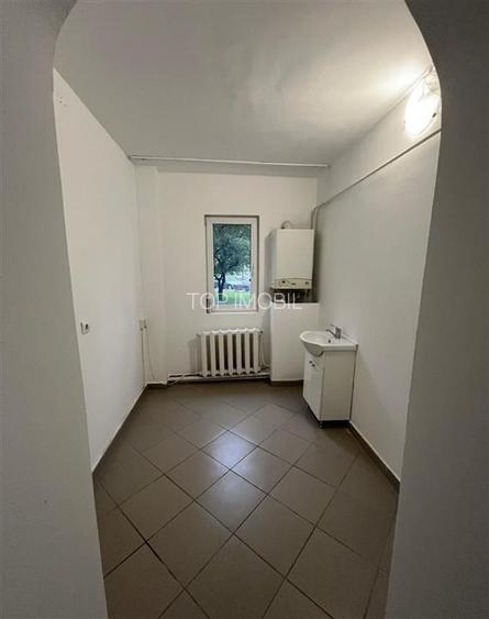 Vanzare Spatiu Comercial - Podu Ros - 4