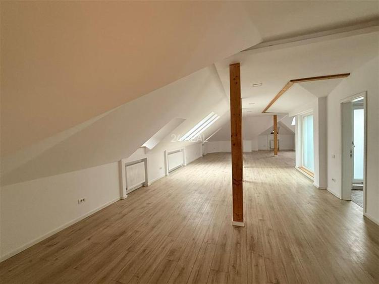 Vila pretabila activitate de birouri - 15