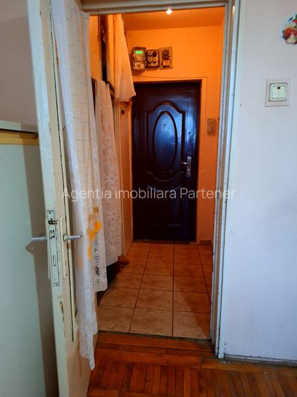 Garsonieră Craiovei , LIBERĂ / finisaje clasice , preț NEGOCIABIL - 8