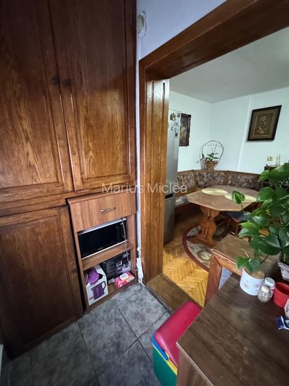 Vand apartament 2 camere , etaj 2  - 4