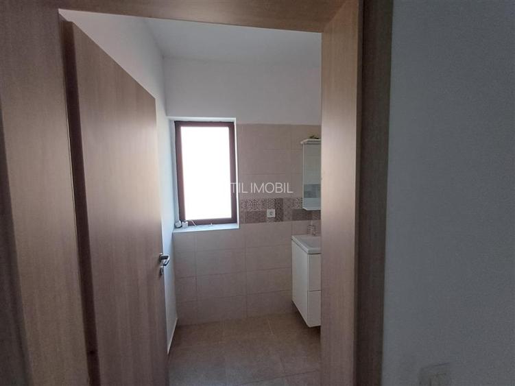 Casă 4 camere, 2 Locuri de parcare-Zona Valea Adanca- 830 euro - 25