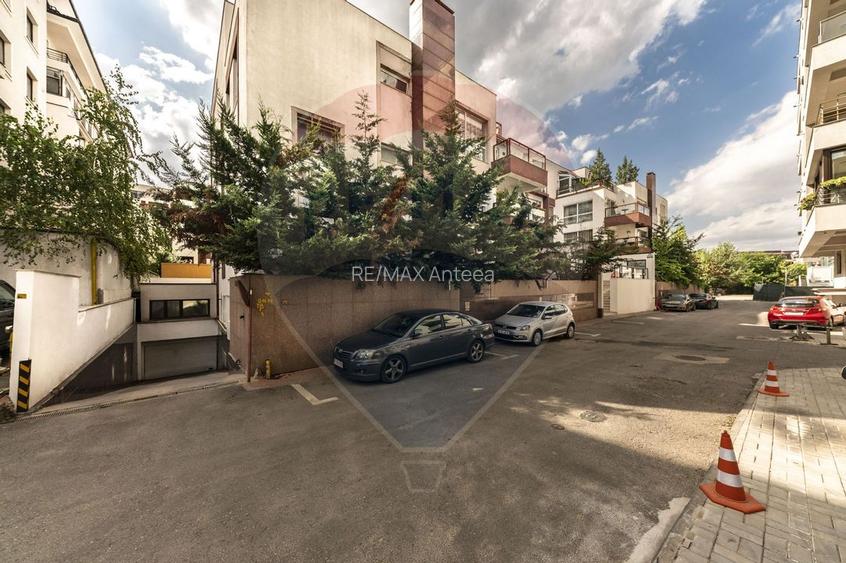 4 camere| semineu| piscina interioara | sauna | sala de sport| parcare - 27