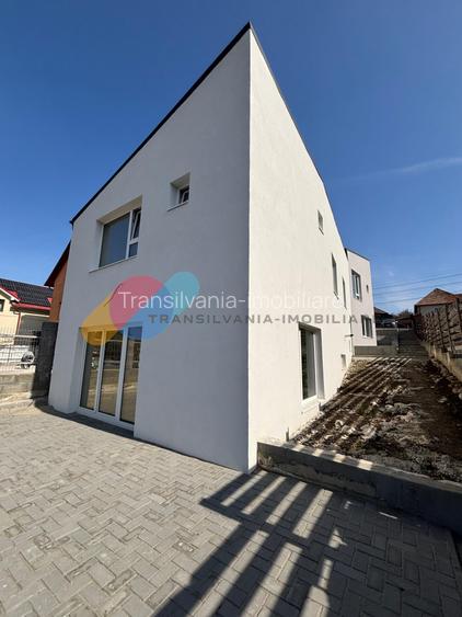 Casă cuplată, 122 mp utili+curte privată 600 mp | Demisol + Parter | Semifinisat - 2