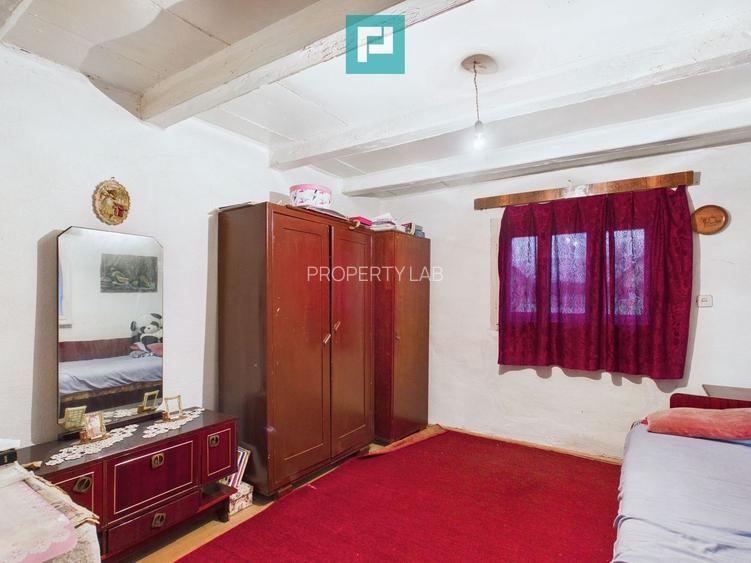 Casă cu 2 corpuri și 4 camere în Tauț - 4