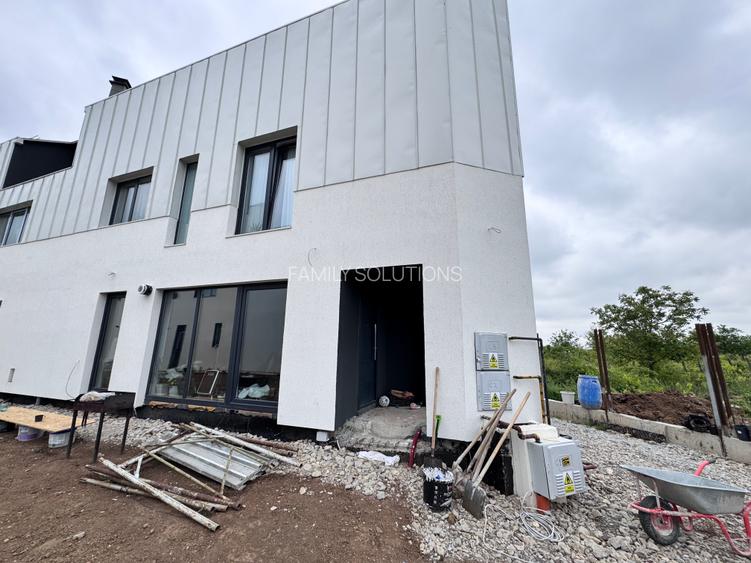 Casa Moderna P+1+M. 320mp Teren. 145mp Util - 7