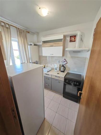 Inchiriem Apartament 2 Camere, Mobilat, Decomandat, Tractorul - 4
