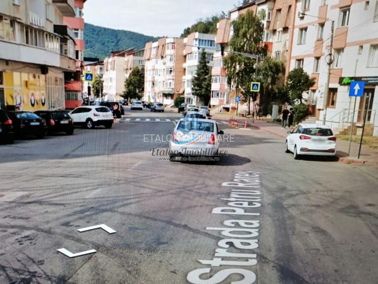 Apartament 5 camere, P+1, zona centrala Piatra Neamt - 9