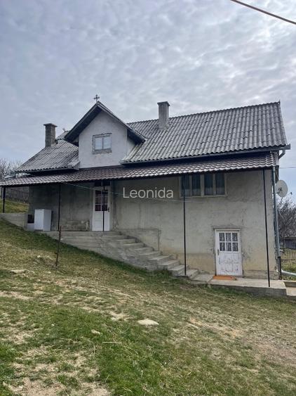 Casa de vânzare+ anexa gospodărească  - 2