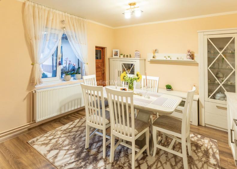 Camin primitor unicat, cu 3 cam. si atmosfera calda, recent modernizat - 2