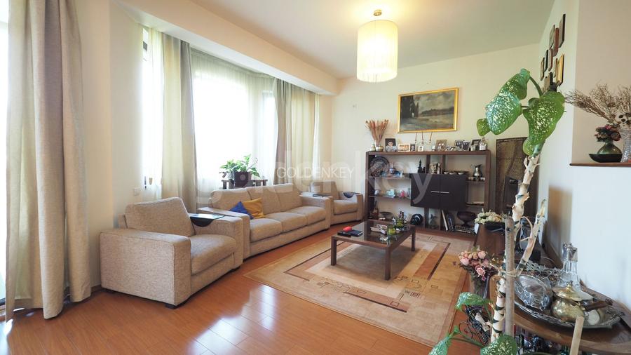 Vila cu 6 camere | gradina atent amenajata | garaj - 2