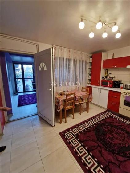 Vanzare vila 4 camere Colentina-Gherghitei - 2