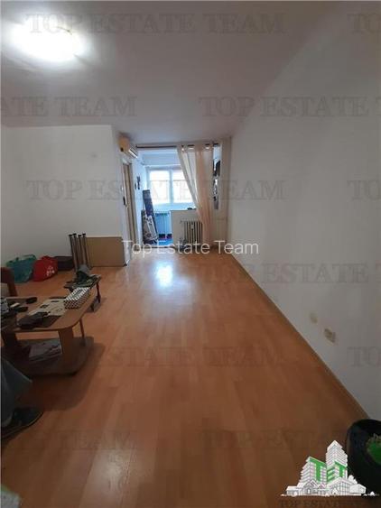 Bd Basarabiei -Parcul National- Vanzare  Garsoniera in bloc  Anvelopat-Libera - 5