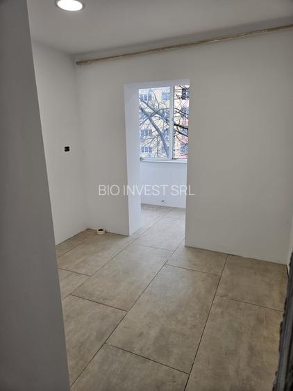 De vanzare apartament cu trei camere , zona Lipovei - 4