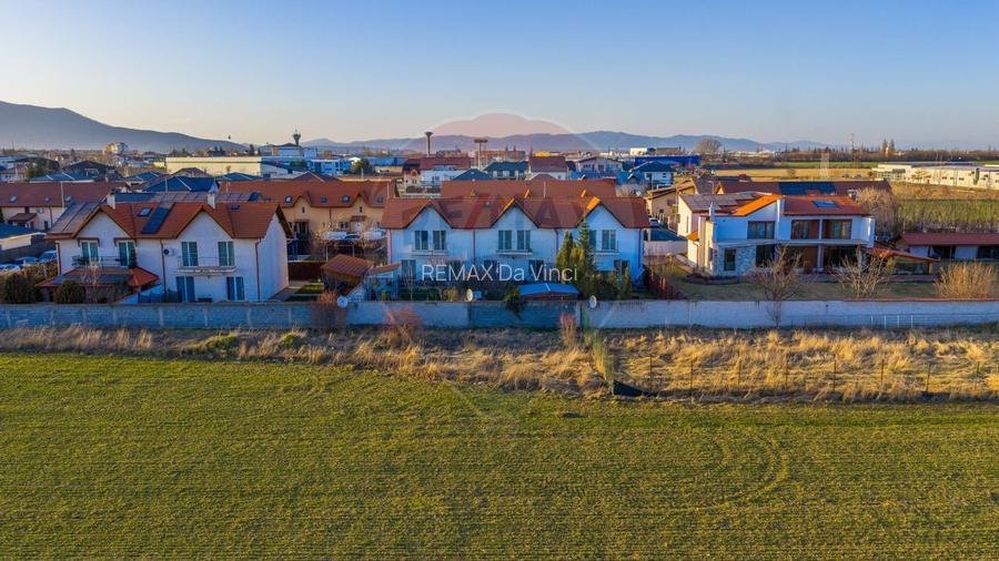 Casă / Vilă cu 4 camere de vânzare în zona Central - 53