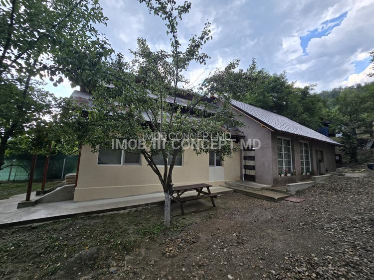 Vanzare Casa cu 3 camere si teren de 4000 mp in Soimari-Prahova - 2