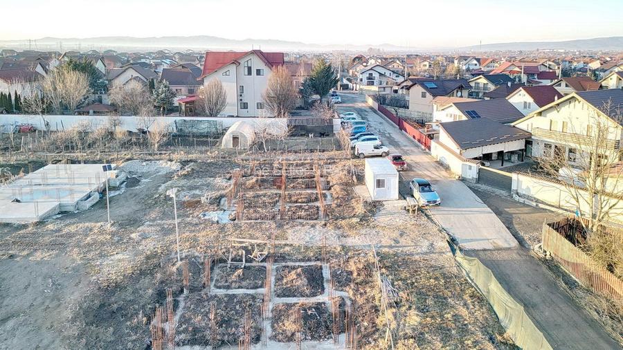 Teren intravilan cu Autorizatie de Construire - 24