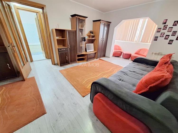 Apartament 2 camere semidecomandate, etaj 1, bucatarie mare, Bacau - 2