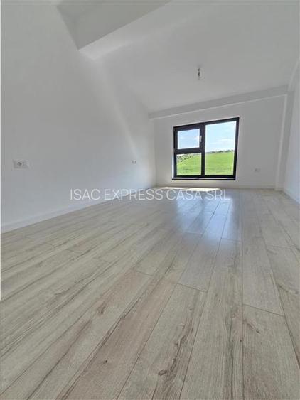 Apartament tip penthouse -111 mp, 4 camere, 2 bai, terasa 18 mp Finalizat, intab - 4