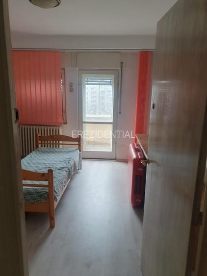 Apartament spatios -4 camere-decomandat-Bulevardul Unirii –Palatul Parlamentului - 5