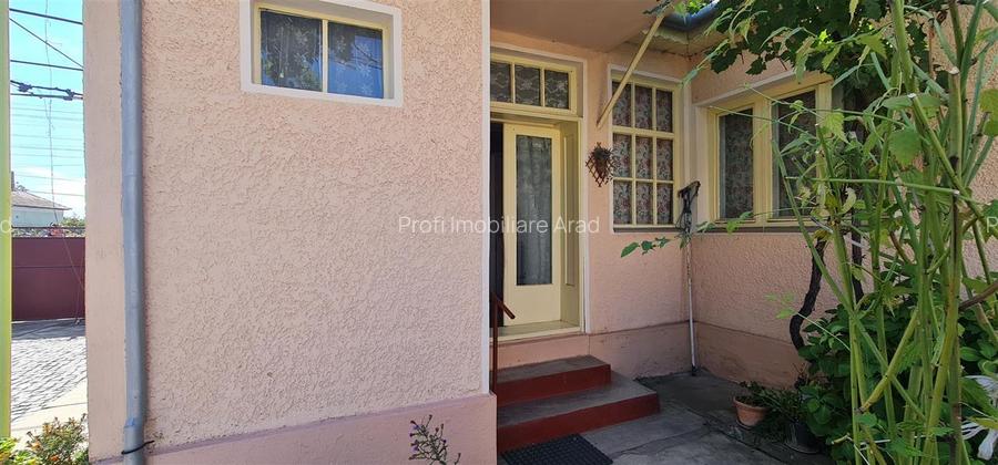 Casa de inchiriat pe calea Radnei - strada principala - 6