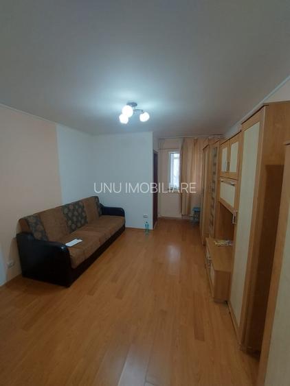 Garsoniera - zona Podu Ros - spatele Garii Nicolina, Spitalul de Recuperare - 2