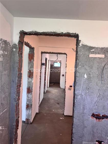 Jumatatea interioara  de duplex de vanzare la pret de apartament! - 10