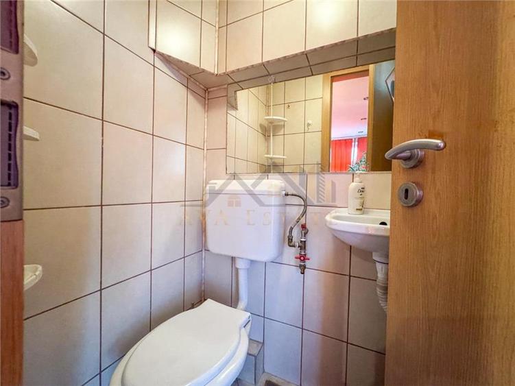 Apartament cu 3 camere, decomandat 80 mp - Zona Buziasului