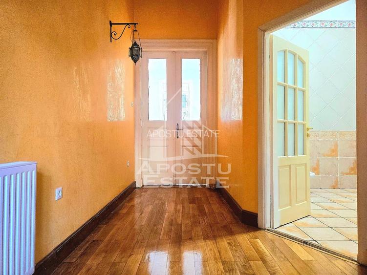 Spatiu comercial 102 mp - 2