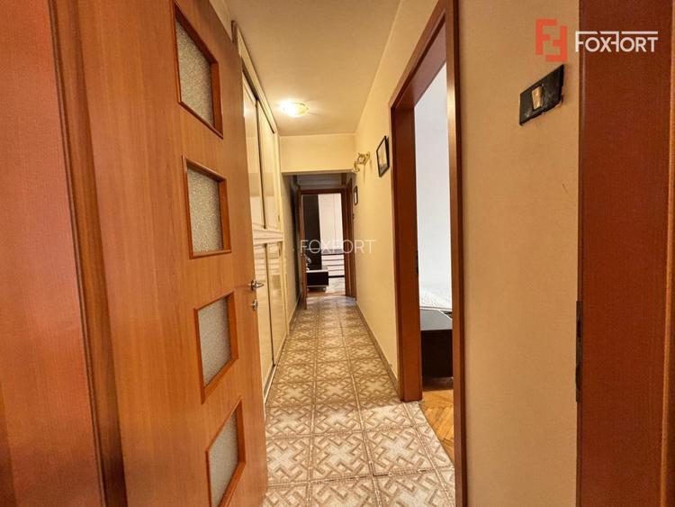 Apartament cu 3 camere de inchiriat in Arad, zona Central - 4