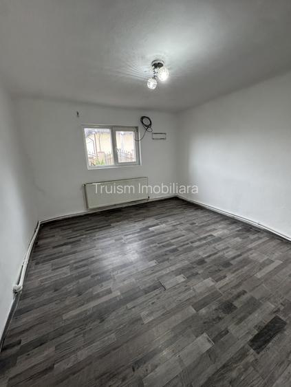 Casă individuală cu 4 camere în B-dul București - 17