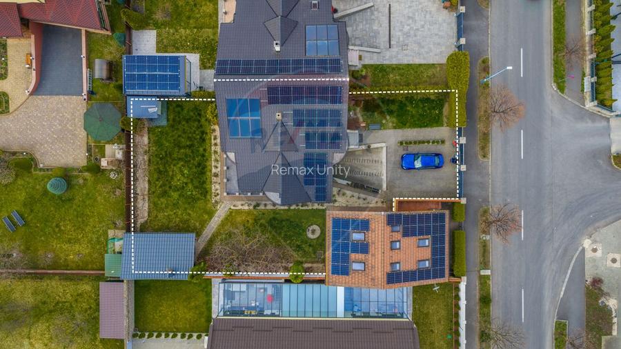 Casă spațioasă 350 mp utili, Teren 650 mp, Garaj subteran, Tractorul - 4