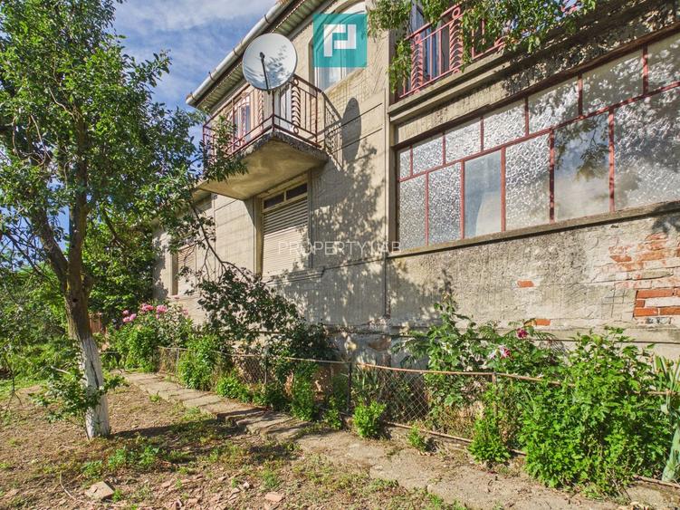 Casă cu 4 camere și teren de 2880 mp în Fiscut - 10