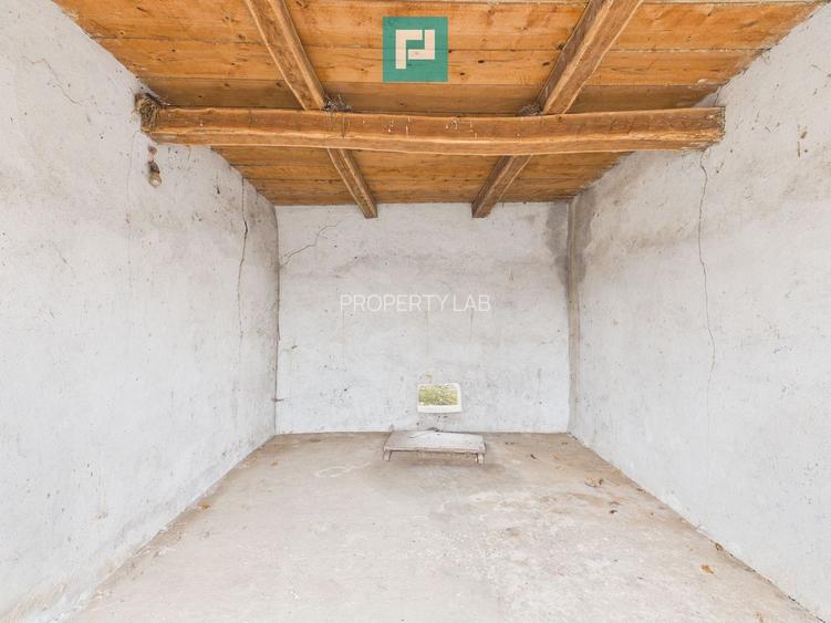 Casă modestă cu 3 camere de renovat în Mișca - 11